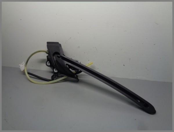 Mercedes Benz W212 Elektromotor Laderaumabdeckung Schiene LINKS Schwarz 2128202942