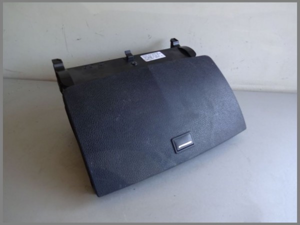 Mercedes Benz W204 C-Klasse Monitor Fach 2046800931 9F45 Mittelfach Display LCD